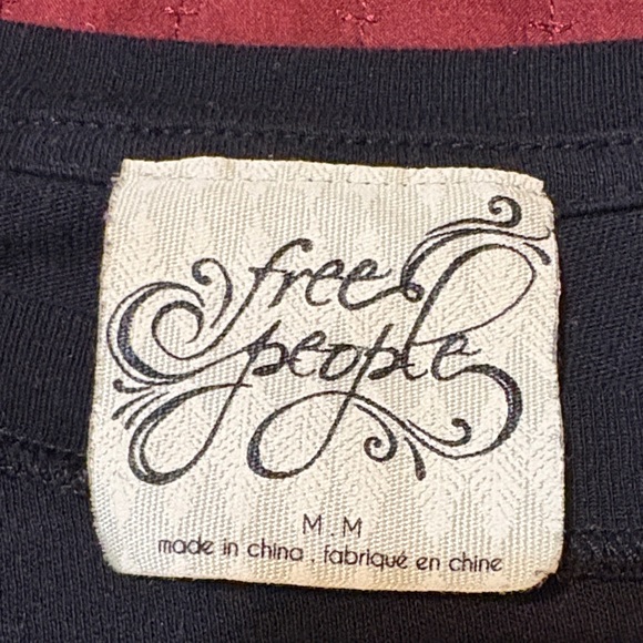 Free People Elegant Black Women's Top with Flared Bell Sleeves Sz Medium - Picture 4 of 5